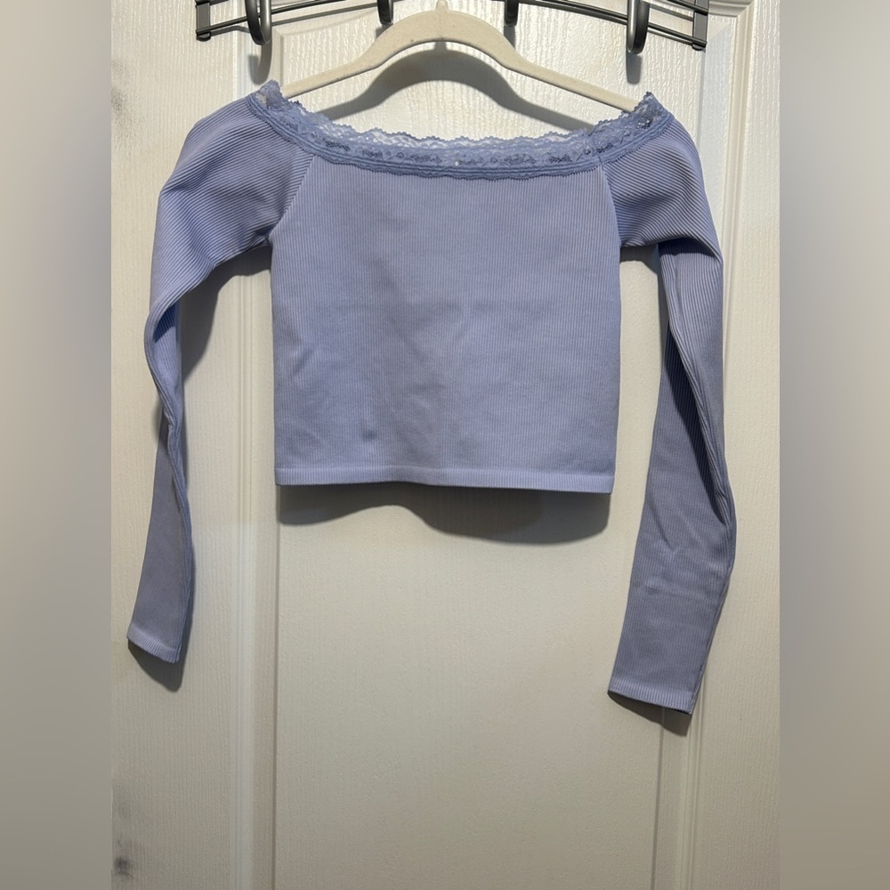 UO Out From Under Melani seamless‎ ribbed crop top off shoulder ribbed lace M/L